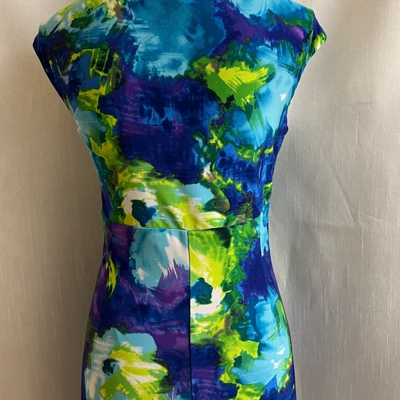 Stretchy, beautiful, multiple colored dress - Picture 6 of 9